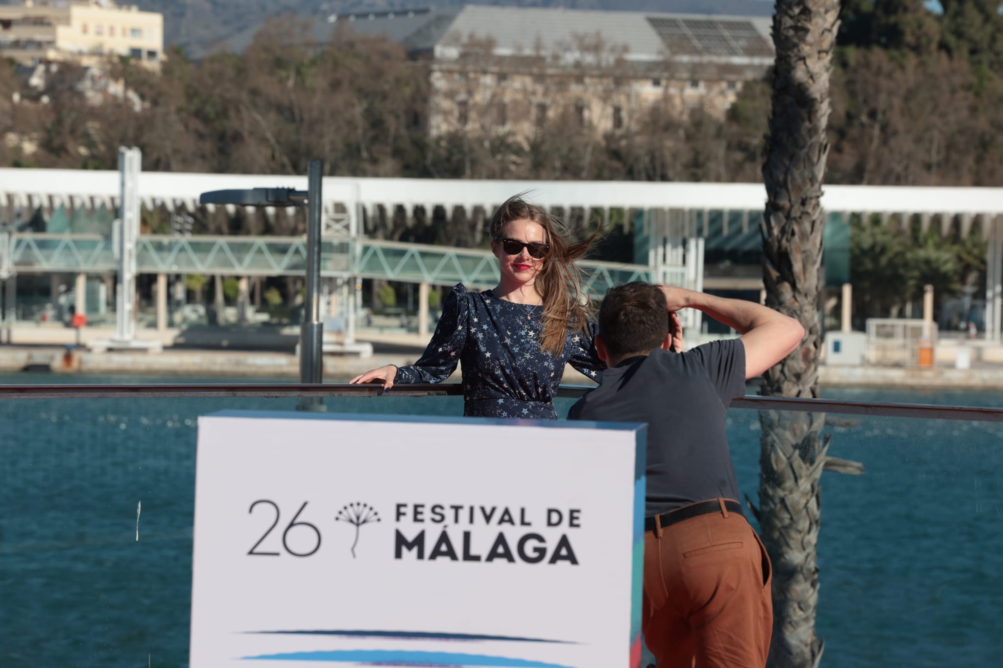 Equipo de 'La Fortaleza', de Chiqui Carabante, en el photocall. En la foto, la actriz Carla Nieto.