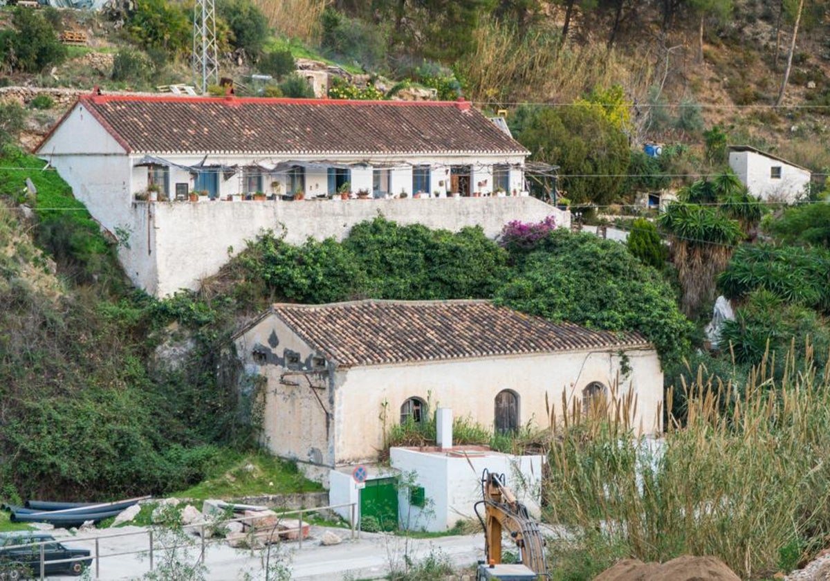 Imagen de la antigua central eléctrica de San Modesto, situada en el cauce medio del río Chíllar.