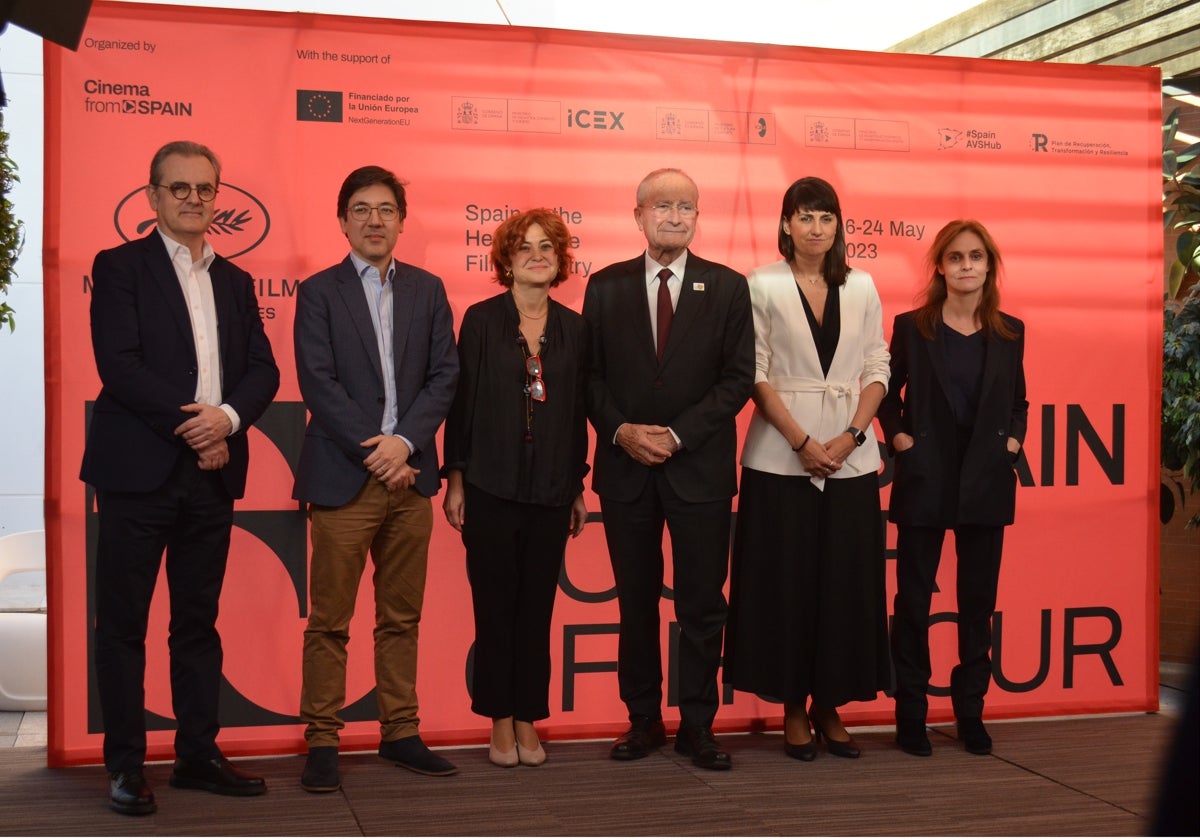 Representantes institucionales, ayer en la presentación.