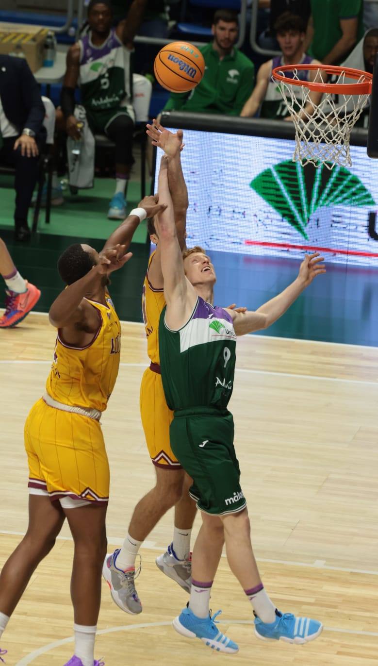 El Unicaja logra su deseada victoria ante el Limoges