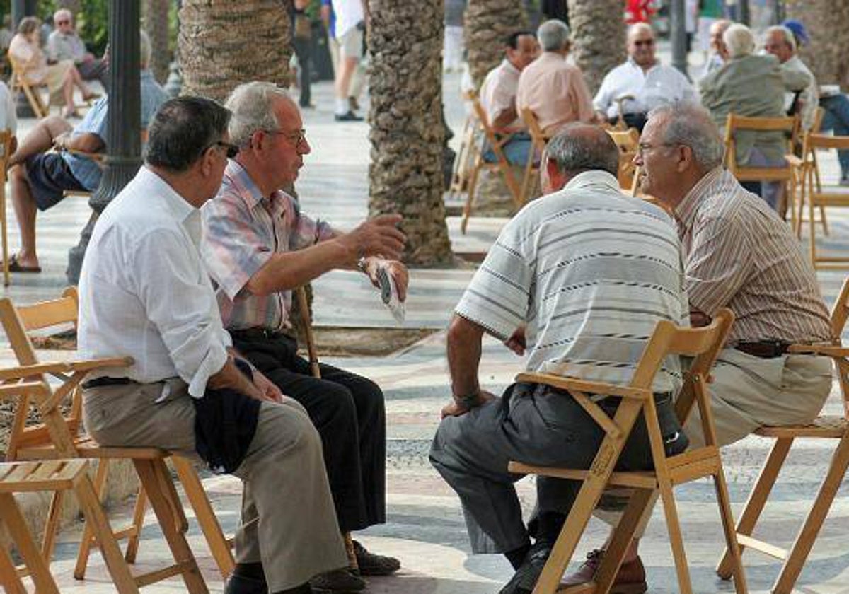 Aviso de la Seguridad Social a los perceptores de una pensión mínima: tienen que declarar sus rentas antes del 31 de marzo