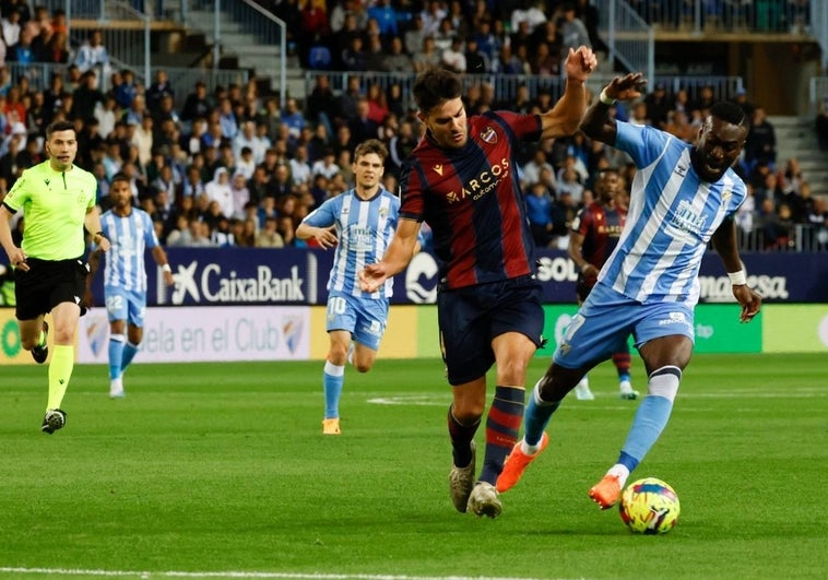 El Málaga da la cara y demuestra que sigue vivo (0-0)