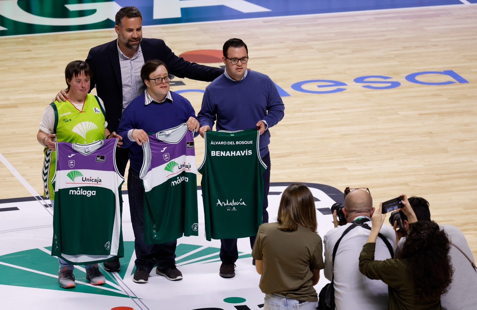 Las fotos del choque entre el Unicaja y el Barcelona