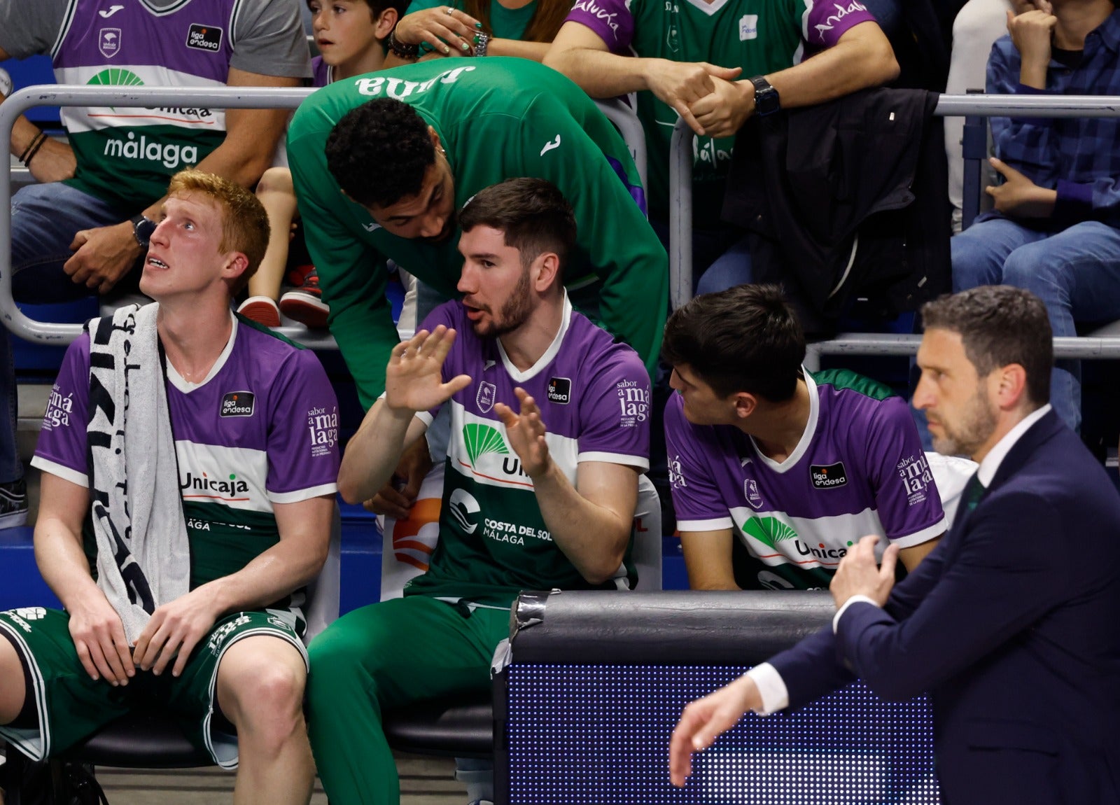 Las fotos del choque entre el Unicaja y el Barcelona