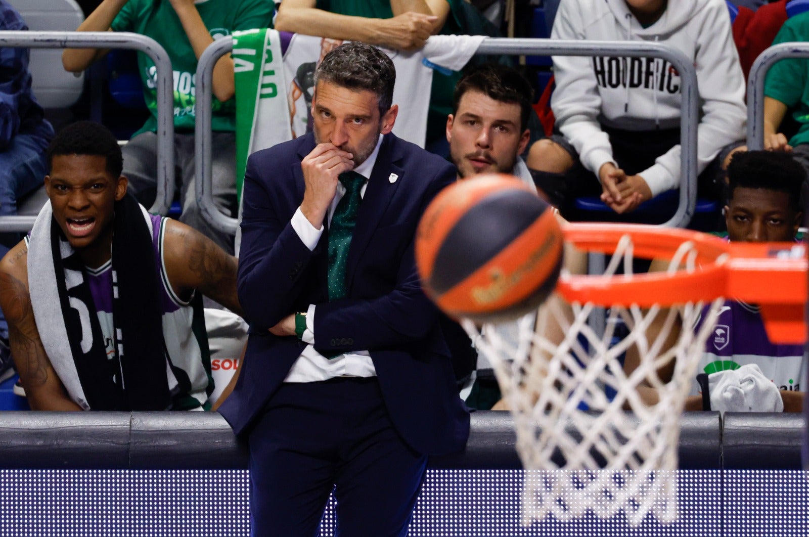 Las fotos del choque entre el Unicaja y el Barcelona