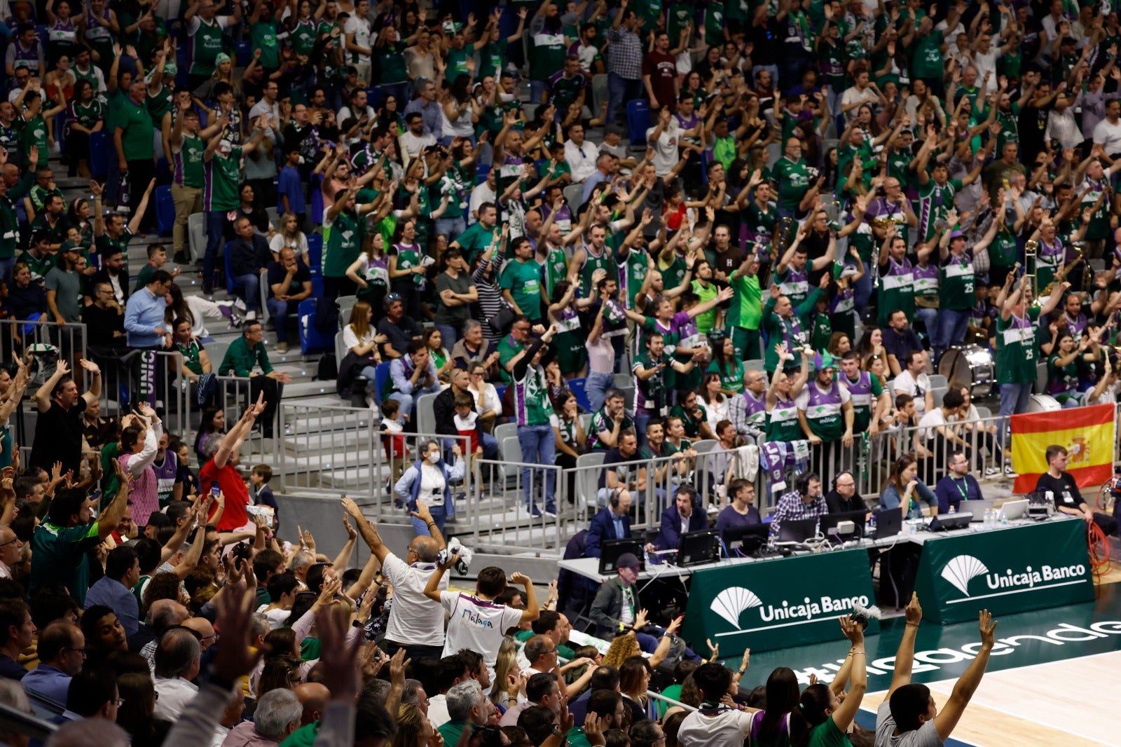 Las fotos del choque entre el Unicaja y el Barcelona