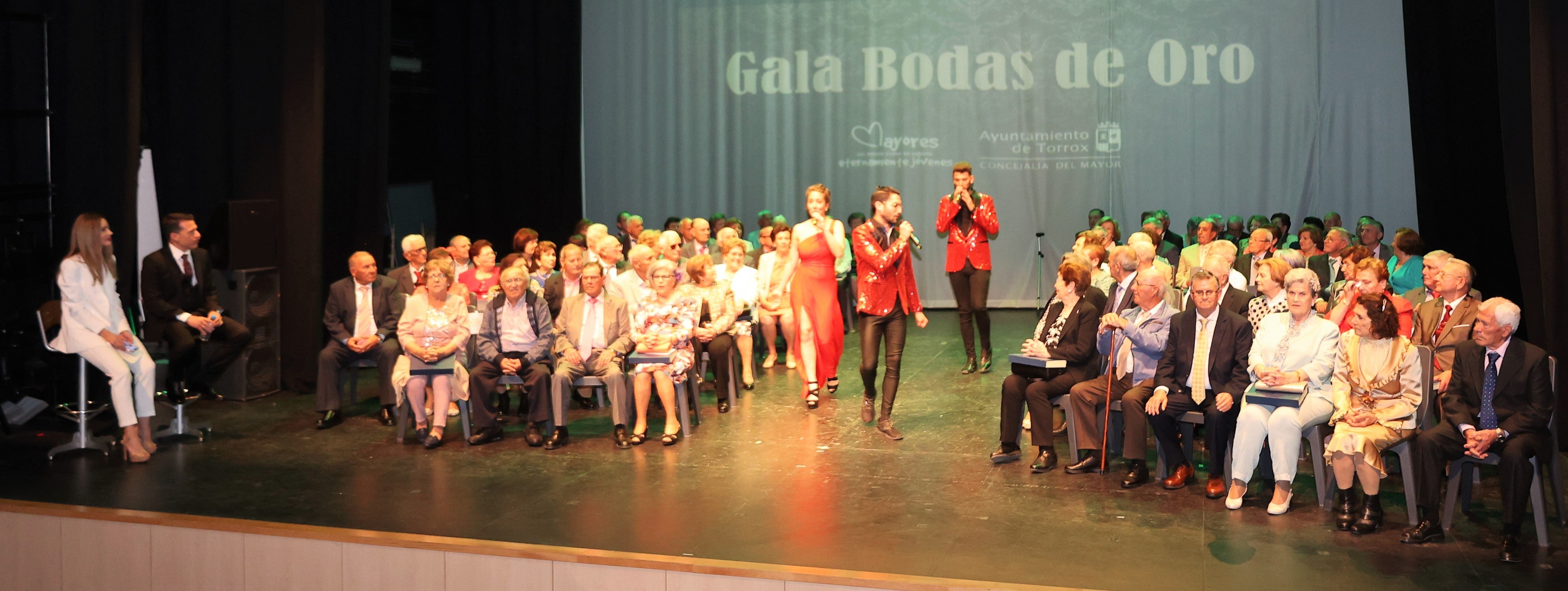 50 parejas de Torrox celebran sus bodas de oro