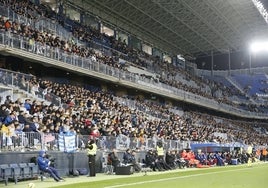 Aficionados del Málaga durante el partido ante el Levante.