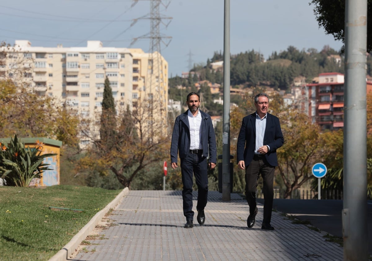 Daniel Pérez y Juan Espadas, este martes, en Málaga.