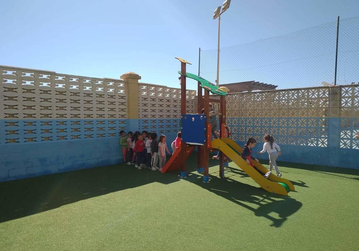 Mejoran los patios de Educación Infantil de los colegios San Luis y Pablo Picasso