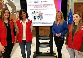 Acto de presentación del curso de Cruz Roja, este jueves en el salón de plenos rinconero.