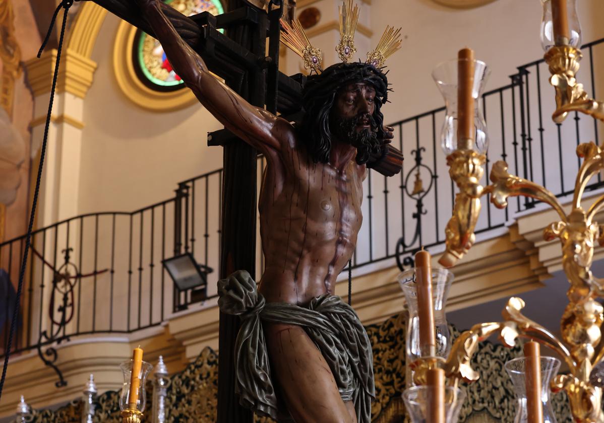 Traslado claustral y entronización del Cristo de la Agonía en el oratorio de Las Penas.