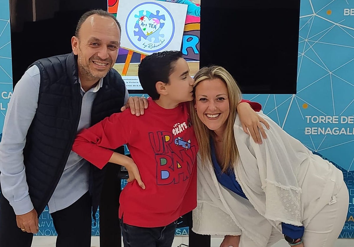 'Art TEA by Rubenchi', el joven artista Rubén Ortega exhibe su talento en Rincón