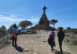 El Santo de Pizarra, uno de los emblemas del Valle del Guadalhorce, atesora un mirador con exquisitas panorámicas.