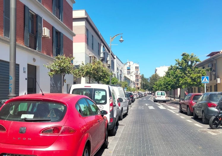 Calle Jaboneros perderá los aparcamientos para ganar un carril de circulación por las obras del metro.