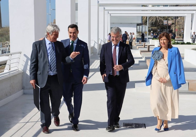 Juan Manuel Moreno Bonilla, esta mañana en Estepona, durante una inauguración.