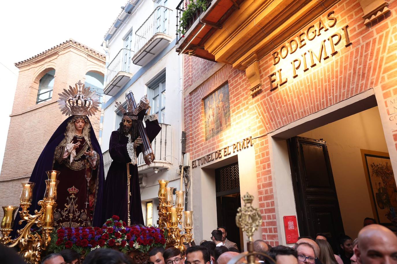 Traslados y procesiones de vísperas de la Semana Santa de Málaga 2023