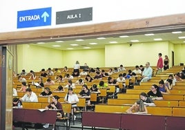 Examen de selectividad del año pasado, en una de las aulas de la Facultad de Medicina.