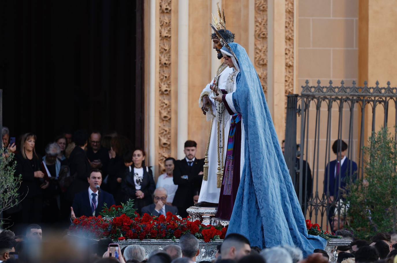 Traslado y misa del alba del Cautivo 2023