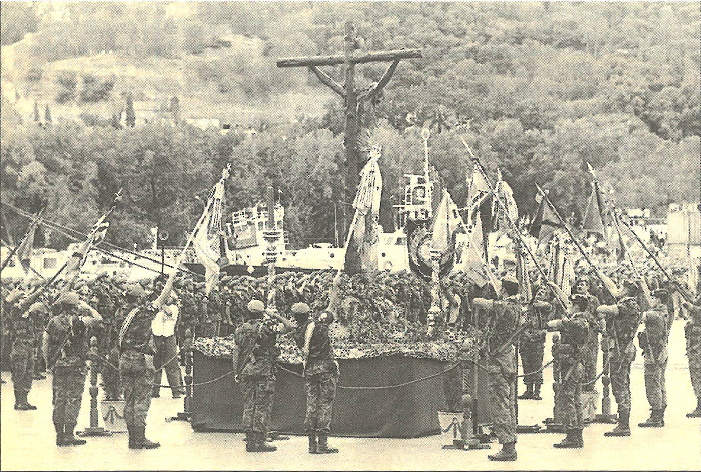 El Cristo de la Buena Muerte en el puerto de Málaga en 1993