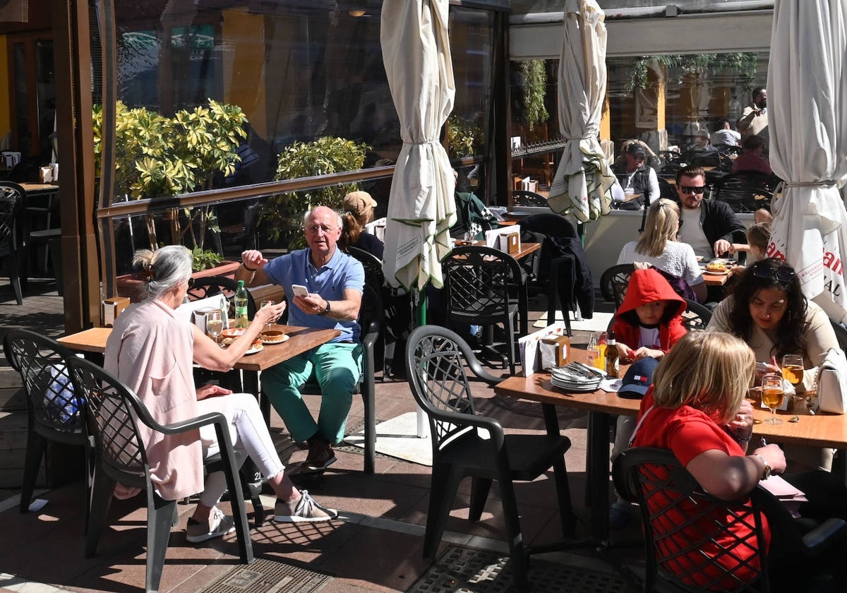 Marbella supera los 50.000 residentes extranjeros, casi un tercio de la población