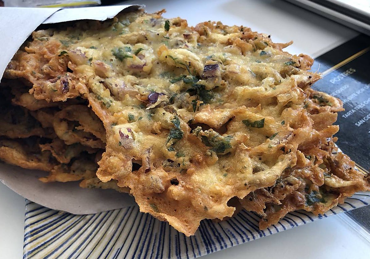 Las tortillitas de camarones características de El Paraíso del Falla.