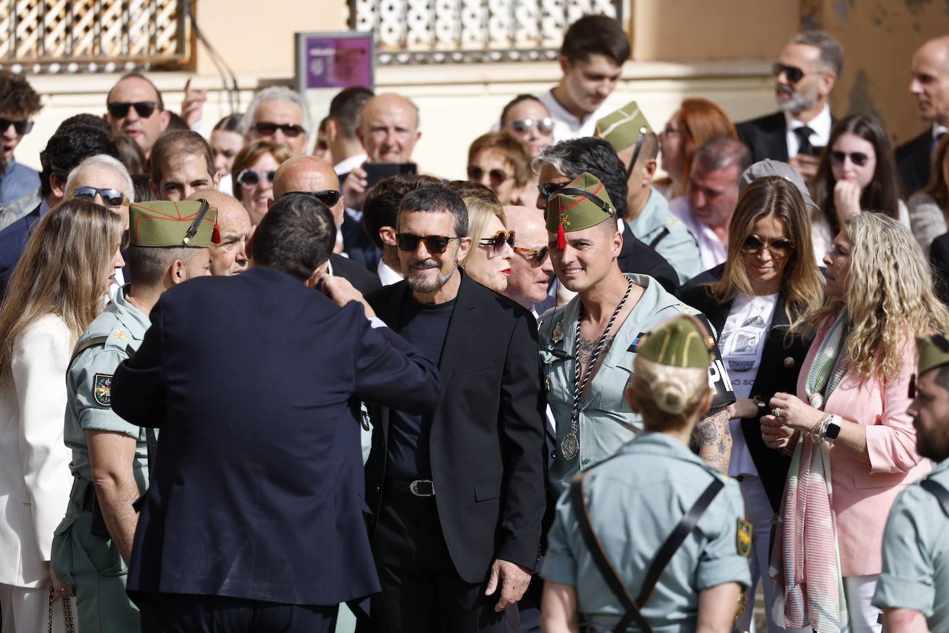 Las mejores fotos del desembarco de la Legión y del traslado del Cristo de Mena