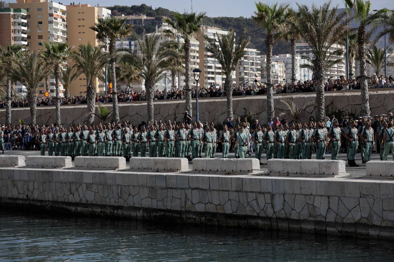 Las mejores fotos del desembarco de la Legión y del traslado del Cristo de Mena