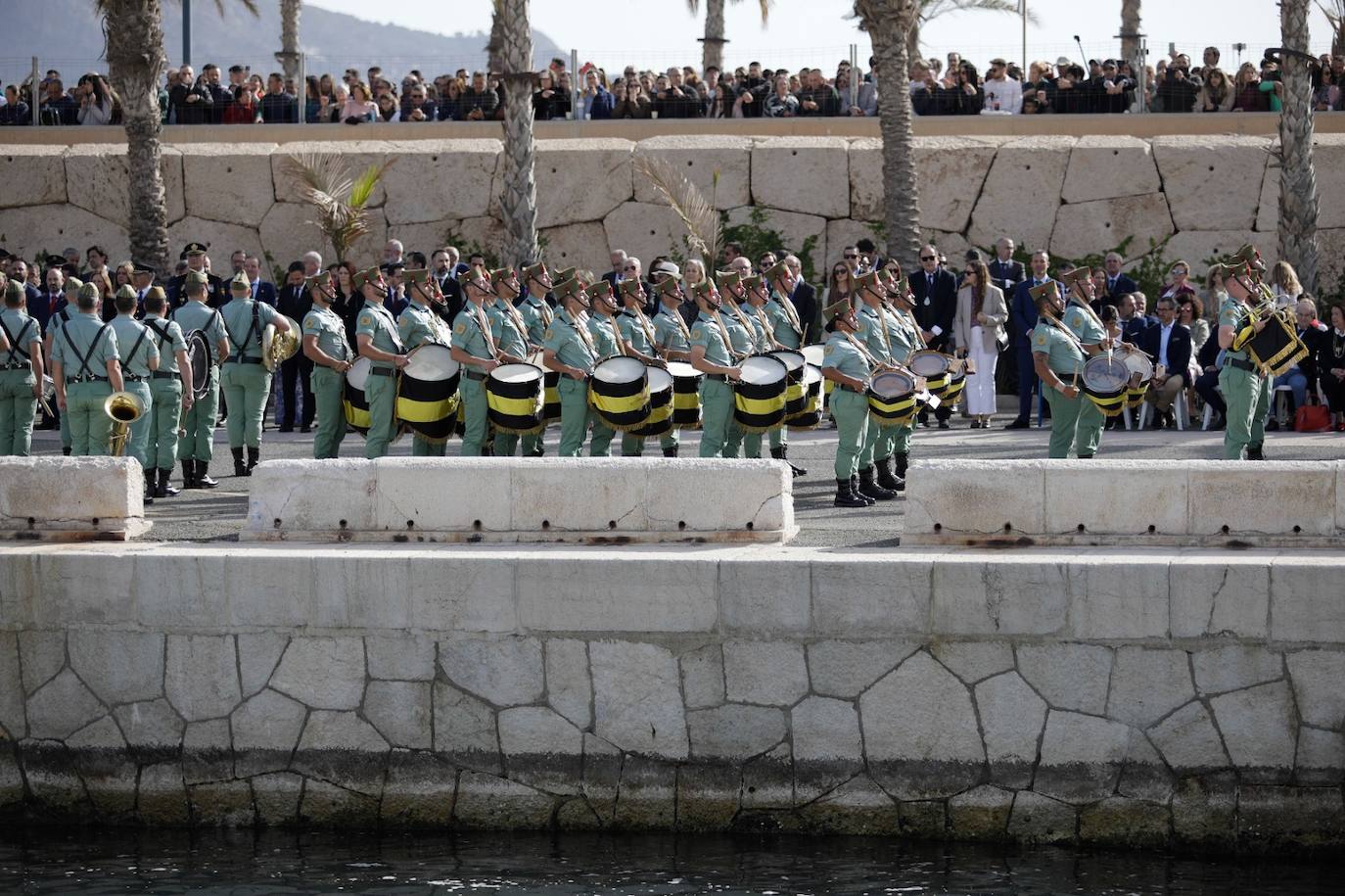 Las mejores fotos del desembarco de la Legión y del traslado del Cristo de Mena