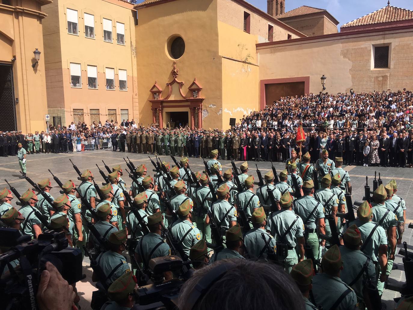 Las mejores fotos del desembarco de la Legión y del traslado del Cristo de Mena