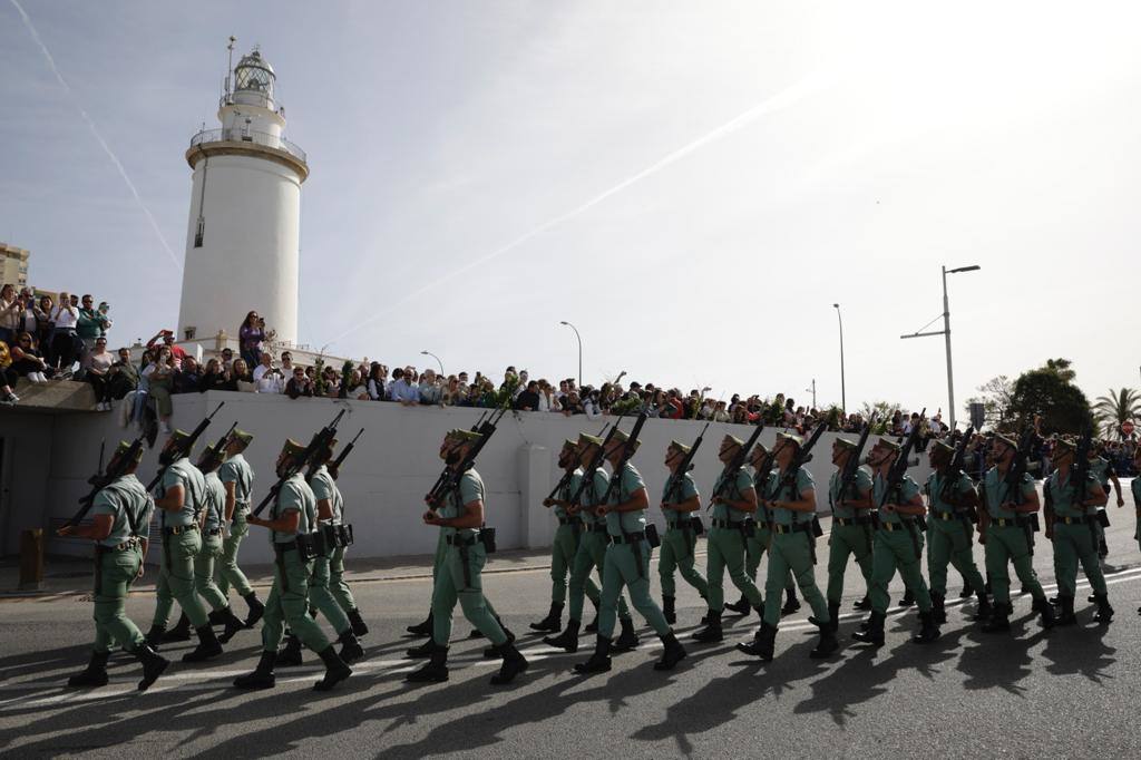 Las mejores fotos del desembarco de la Legión y del traslado del Cristo de Mena