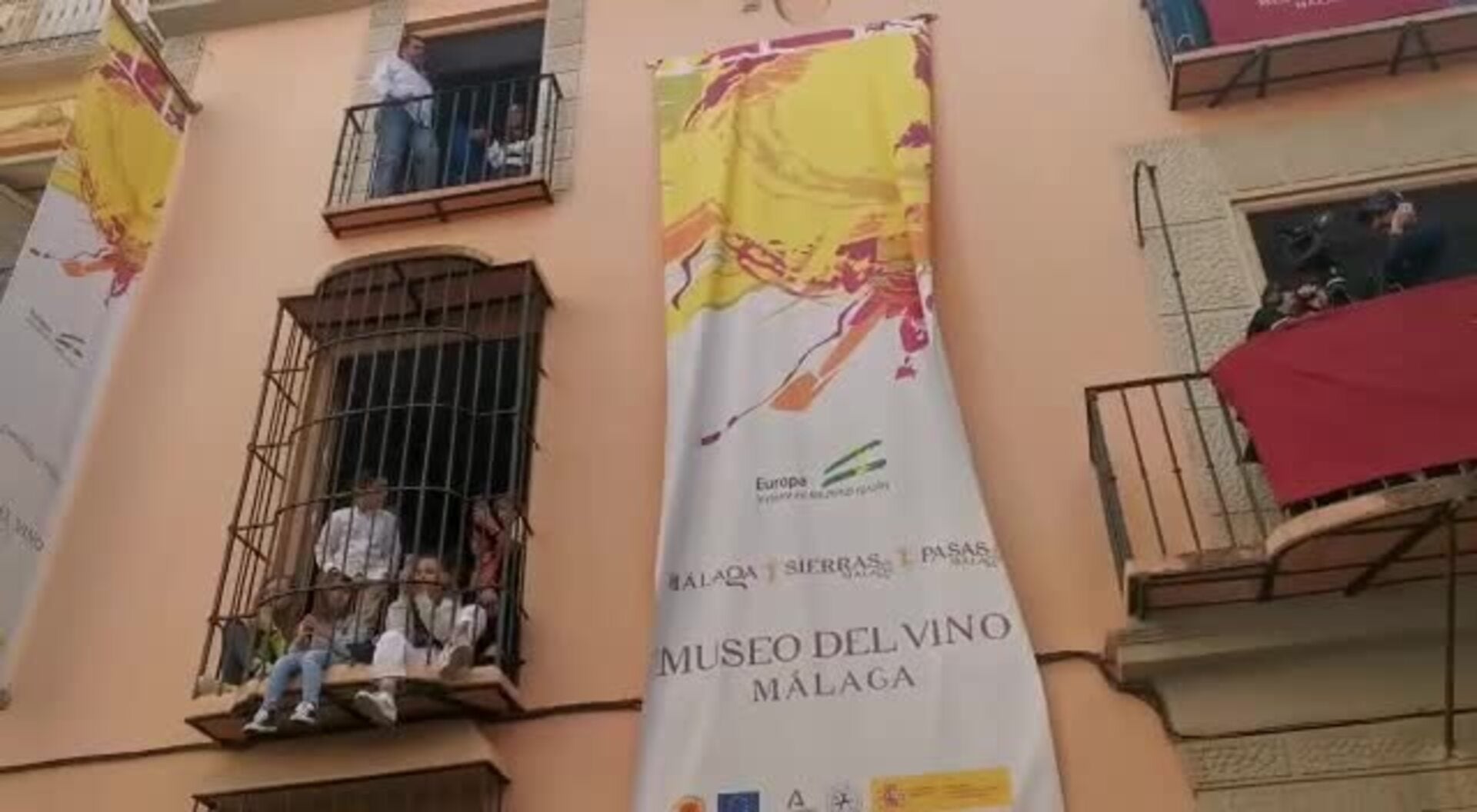Saeta de Luz Mari al Nazareno de Viñeros a su salida del Jueves Santo en Málaga 2023