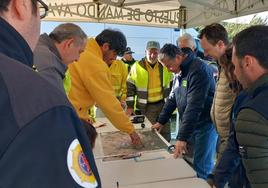 Juanma Moreno celebra la estabilización del incendio de Tarifa y pide extremar las precauciones