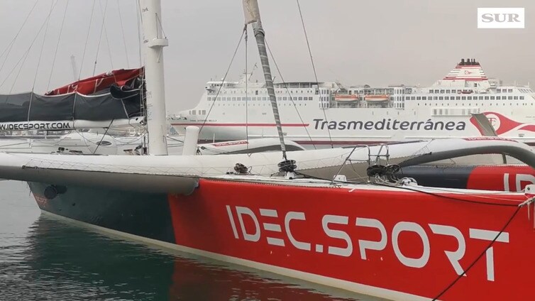 Uno de los veleros más rápidos del mundo hace escala en Málaga