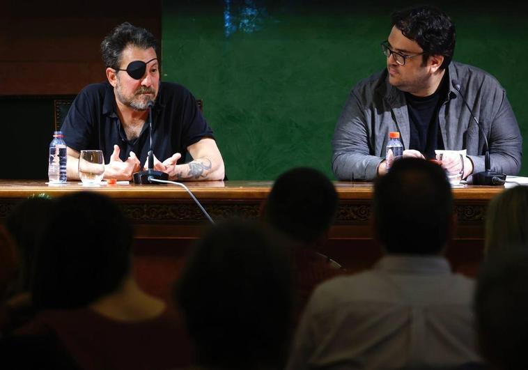 Así ha sido la presentación del último libro de Ray Loriga en el Aula de Cultura de SUR