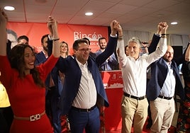 El ministro del Interior, Fernando Grande Marlaska, este viernes en Rincón de la Victoria apoyando al candidato socialista a la Alcaldía, Antonio Sánchez.