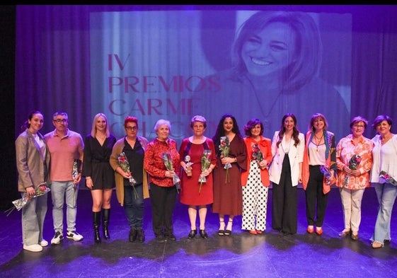 La exvicepresidenta del Gobierno, con las mujeres premiadas en Torrox por el PSOE local.