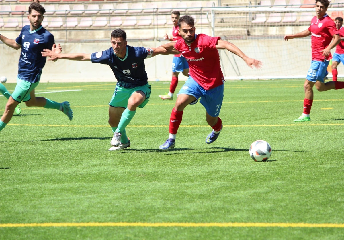 Frenazo para el Estepona y goleada de un Marbella que acaricia el ascenso; resultados del fútbol provincial