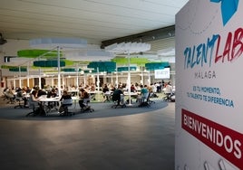 Los jóvenes realizan las pruebas que se les plantean para ser seleccionados para el Talent Lab Málaga.