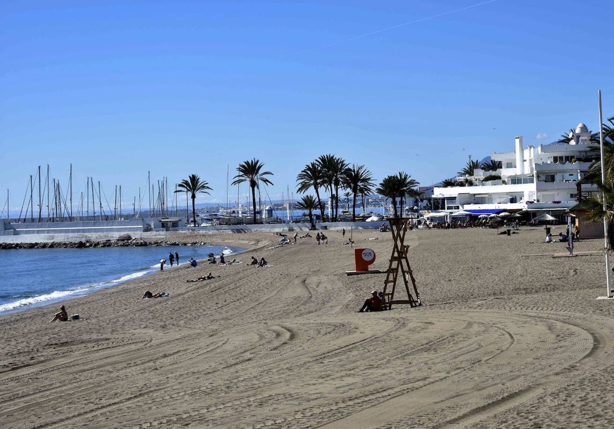 Costas proyecta estabilizar las playas de Marbella y San Pedro con arena del río Genal