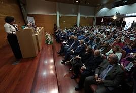La rectora de la Universidad de Granada, Pilar Aranda, durante su intervención