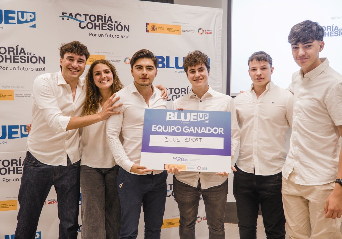 Santiago Castellanos, Iván Marmolejo, Pablo Oliver, Sara Pérez, José Rojas y Germán Zamora, ganadores de 'Blue Sport'.