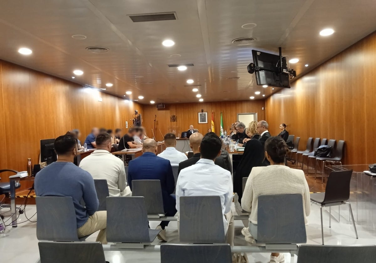 Doce años de cárcel por matar a dos hombres en Marbella, a uno de ellos tras la comunión de su hijo