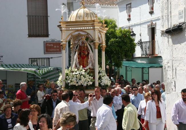 En torno a las 12 horas saldrá en procesión la Virgen de la Cabeza