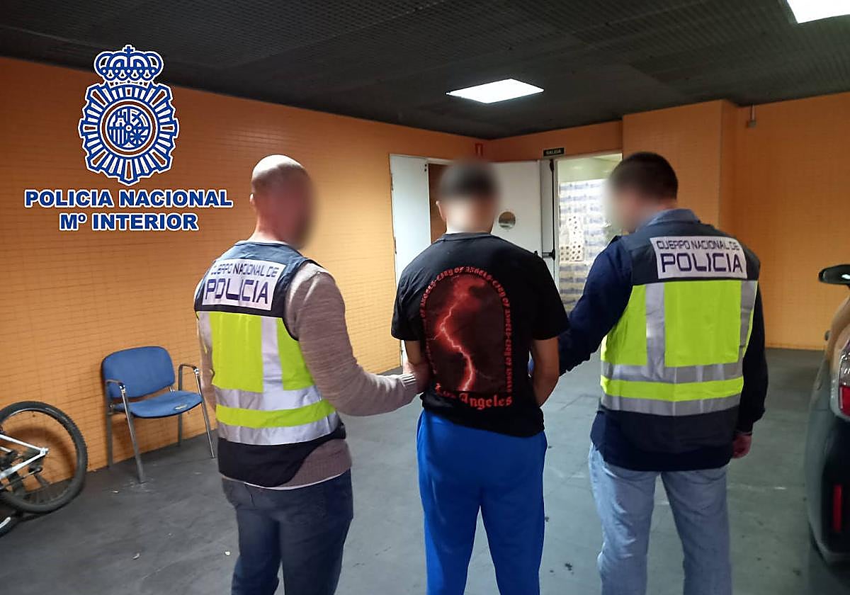 Uno de los detenidos.