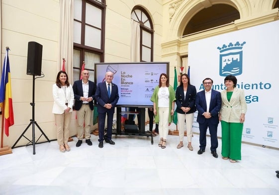 Representantes de las instituciones organizadoras, colaboradoras y patrocinadoras, esta mañana en la presentación de la Noche en Blanco 2023.