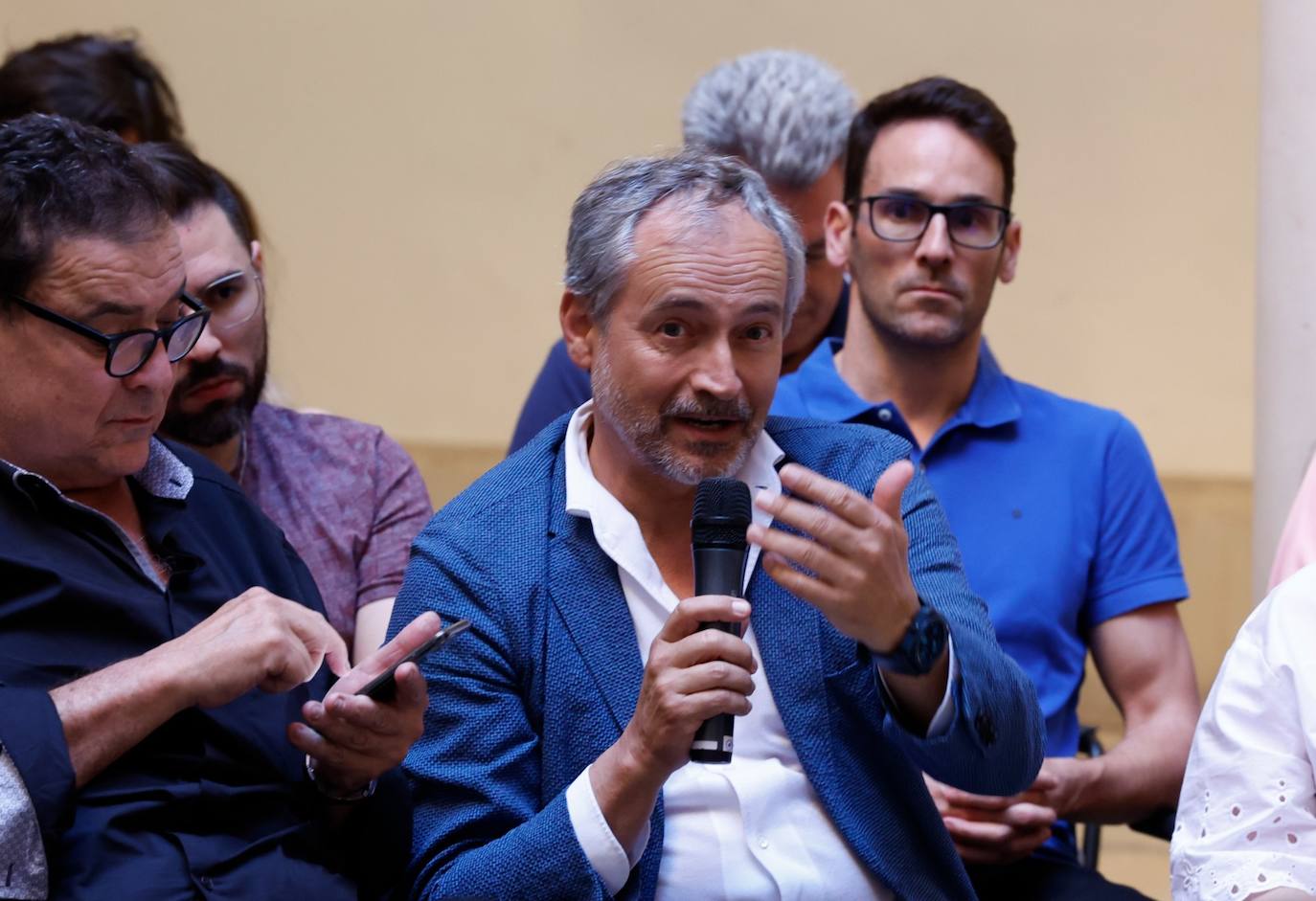 Bernard Picasso y Javier Calleja, en el Aula de Cultura de SUR