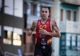 El triatleta rinconero, en el Europeo disputado el pasado septiembre en el País Vasco.