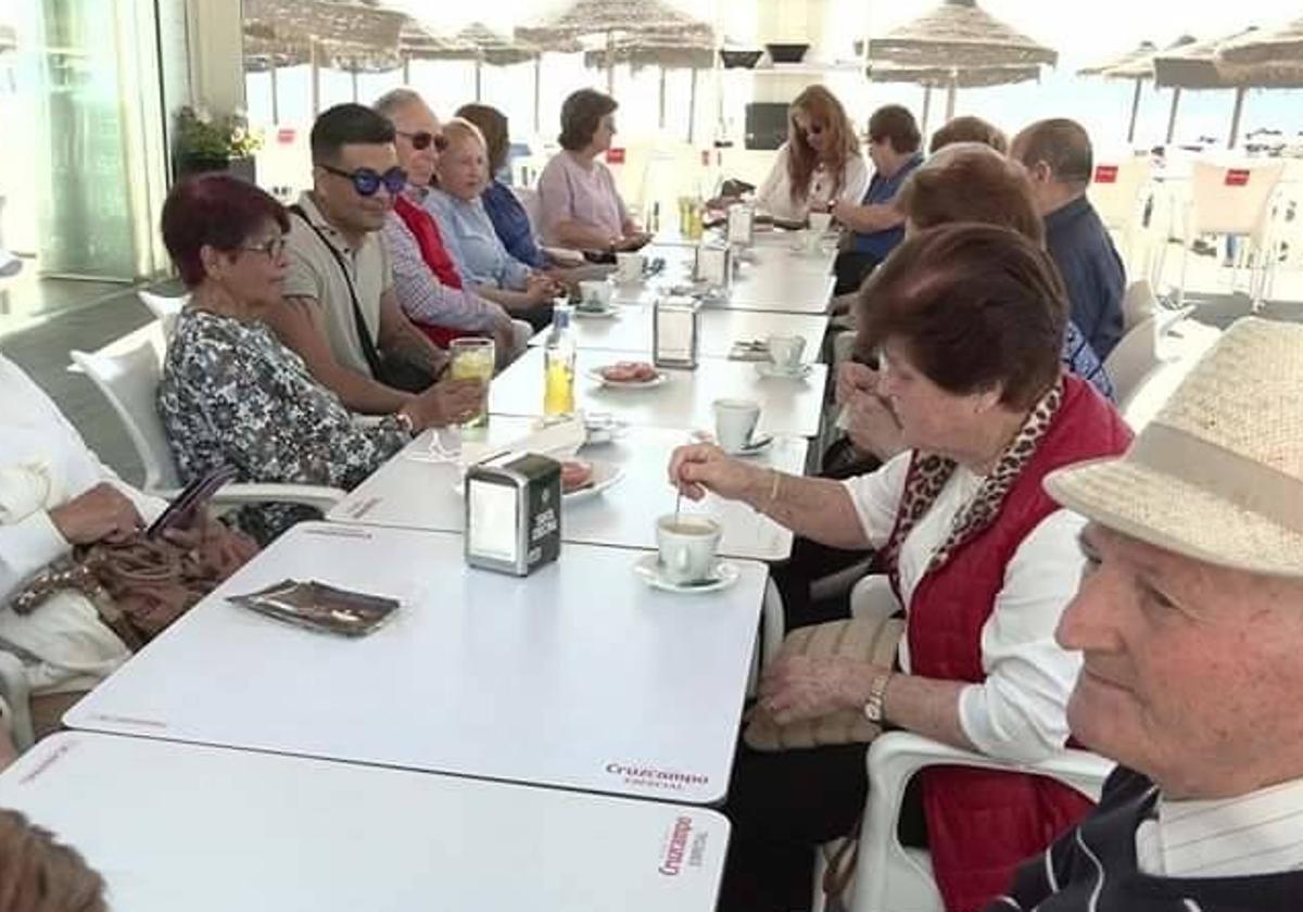 Manilva recupera la iniciativa Charlas con café