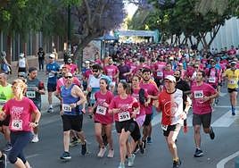 Más de mil corredores por los más necesitados y la libertad de prensa en Málaga